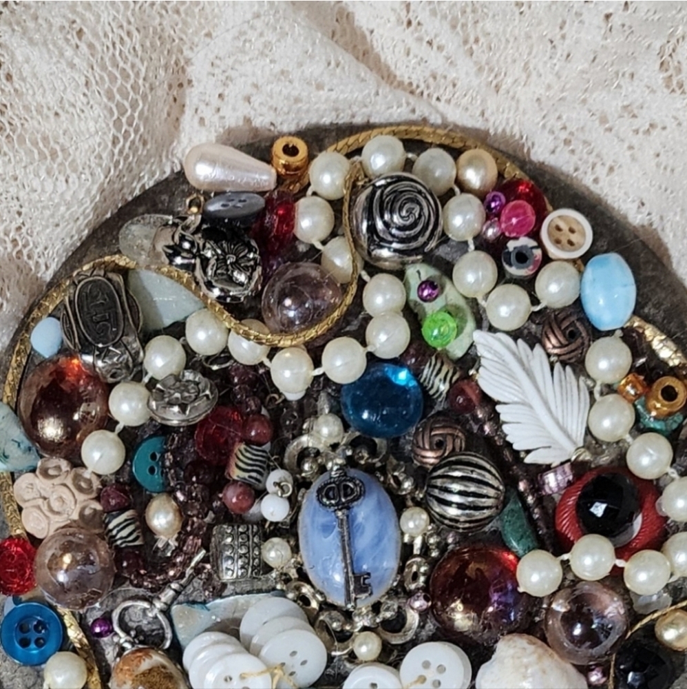 UpcycledMirror Antique One of a Kind Jewelry And Beads Button Detail Red - Picture 8 of 12